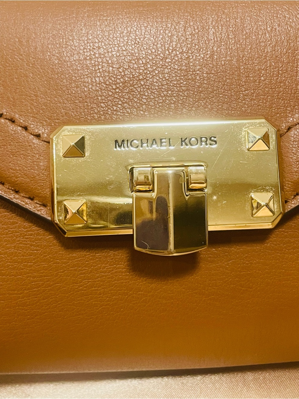 Michael Kors Kinsley Brown Leather Crossbody Chain Bag - Picture 2 of 9